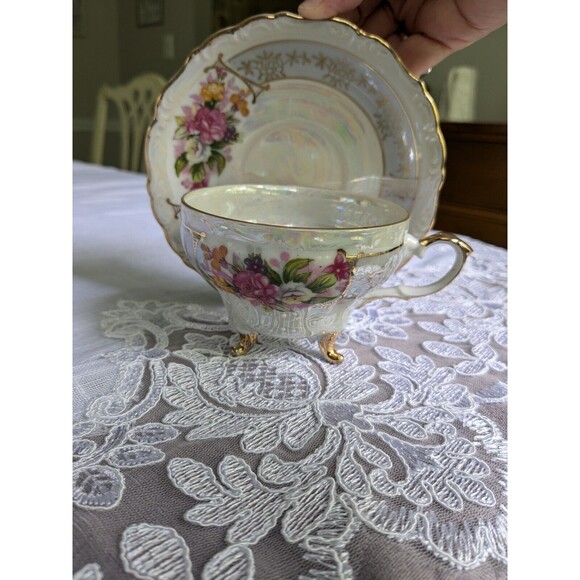 VTG Lusterware Iridescent 3 Footed D3041 Teacup & Saucer Floral Gold Trim Pink - Picture 2 of 16